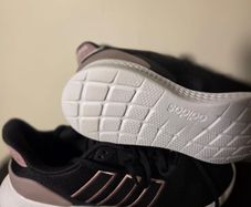 shoes sports shoes