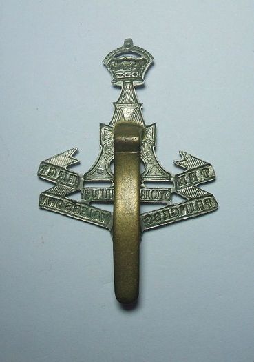 REGIMENTAL CAP BADGES (brass & bi-metal) - 8 different types (see below), militaria lot B.