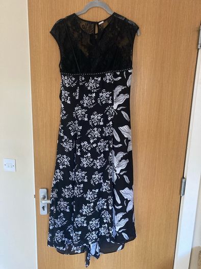 Guess dress size M / uk 10