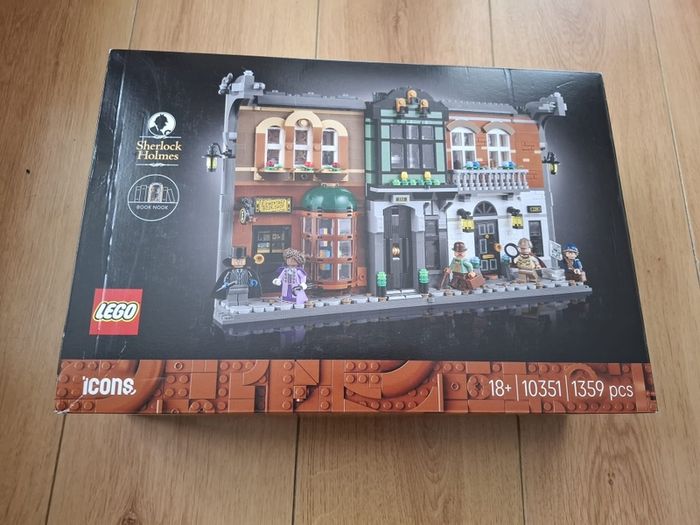 LEGO Icons 10351 Sherlock Holmes: Book Nook