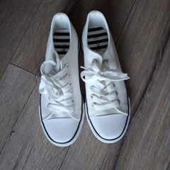 White canvas sneakers size 3