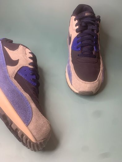 Get Premium Nike AM90s