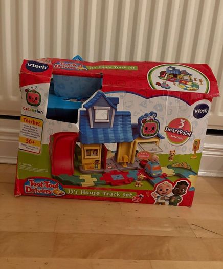JJ house track set