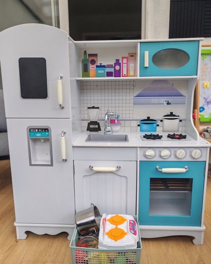 Kids kitchen - used very good condition