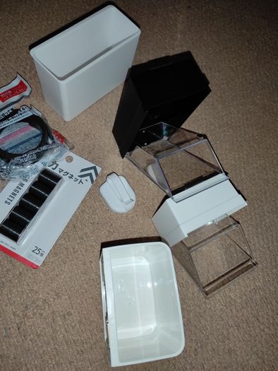 Magnetic Containers