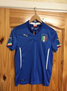Italy Football. Italia Football. Official Puma Youths Home Jersey. Collect In Dublin Or Receive Via Post.