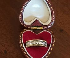 Claddagh 18ct Two Tone Gold White and Yellow