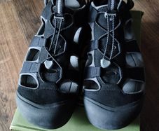 NEW Keen Sandals 13UK