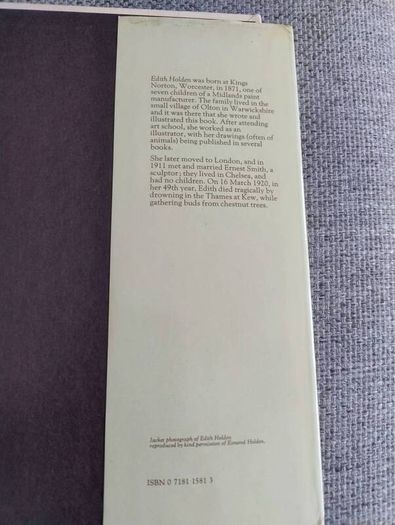 The Country Diary of an Edwardian Lady 1979 by Edith Holden in very good condition with some wear to the dustcover see photos FREE STANDARD POSTAGE INCLUDED