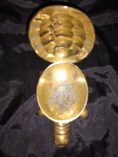 Brass Ashtray with lid.