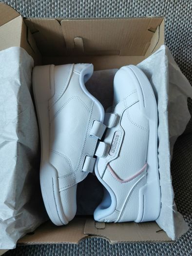 Girl's Adidas runners NEW size UK 2