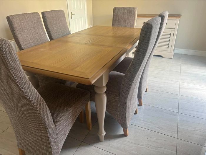 Kitchen Table & Chairs plus Side Unit