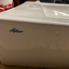 Bathroom sink
