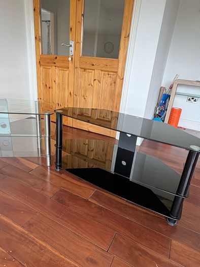 X2 TV/Media stands- Clear & Black