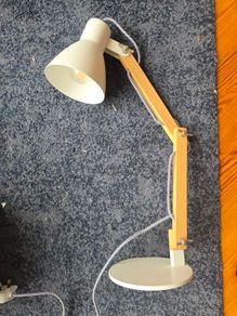 Desk lamp