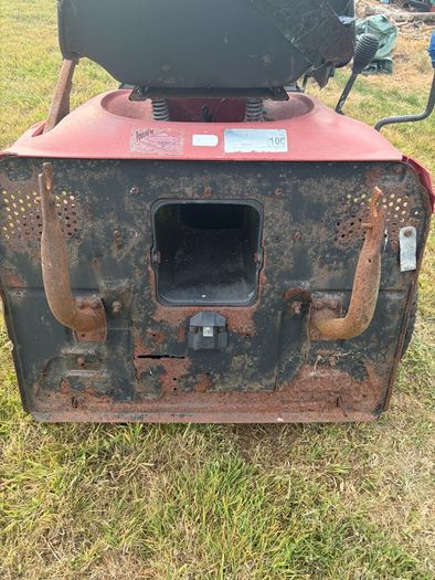 Ride On Lawn Mower  Briggs & Stratton I/C 12HP Engine for Spares or Repair