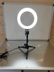 16cm LED Ring Light with Desk Tripod USB Powered Like New