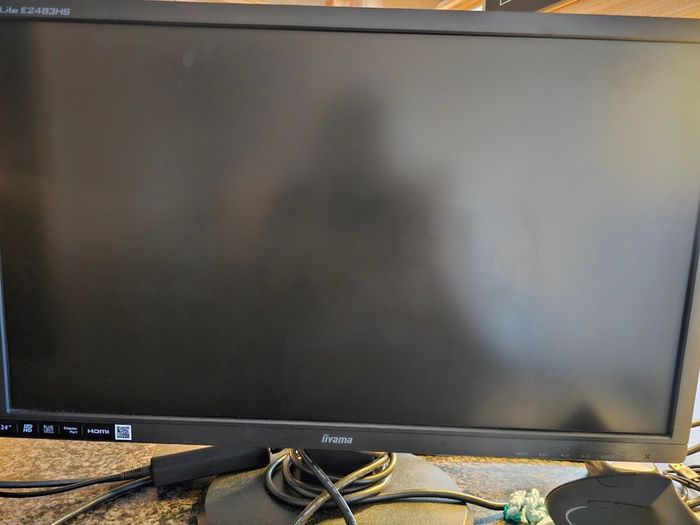 2x Monitors and Keyboard