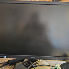 2x Monitors and Keyboard