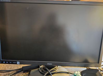 2x Monitors and Keyboard