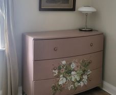 Chest of drawers. Wood. As new