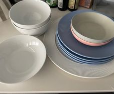 Set of dinner ware