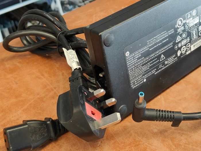 200W for HP Zbook 17 G3 G4 G5 G6 Charger 815680-002 L74881-001 928429-002 (Used/ Original)