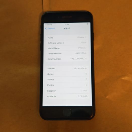 Apple iPhone 7 - 32GB - Black - Unlocked - 82% Battery Health
