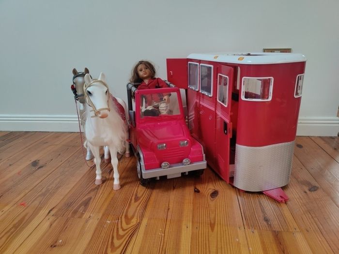 Toys - Our Generation Jeep & Horse Box with Doll & Horses