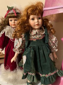 Leonardo Collection porcelain Doll