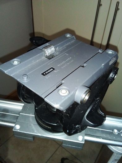 Opteka 600mm slider and manfrotto fluid head