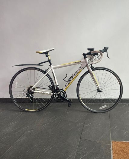 Carrera mens road/racing bike