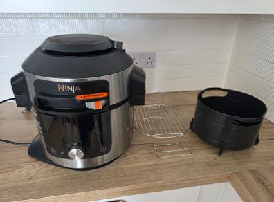Ninja Foodi MAX 15-in-1 SmartLid Multi-Cooker with Smart Cook System 7.5L OL750UK