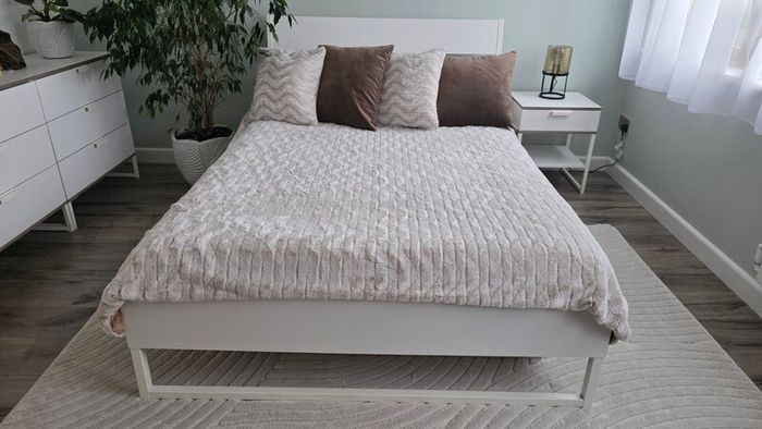 set of bedroom furniture
