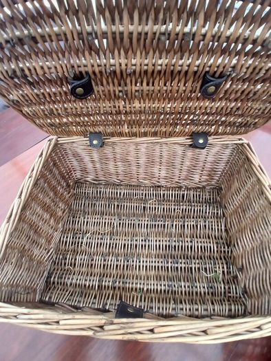 Selection of Vintage Wicker Hanper, Picnic , Wine Bottle, and Shopping Baskets