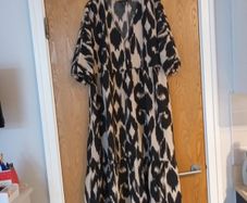 New Look Black/Biscuit Dress. S. 16.  New - No Tag.