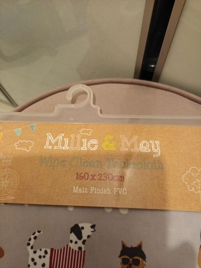 Dog lovers wipeable tablecloth