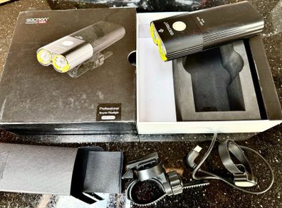 Gaciron V9D-1600 bike light with handlebar remote
