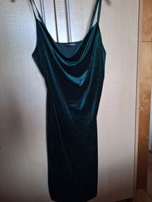 green dress