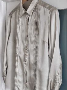 Burberry 100% Silk Oyster Blouse with Silver Monogram Buttons Sz 44 (Fit 10UK)