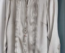 Burberry 100% Silk Oyster Blouse with Silver Monogram Buttons Sz 44 (Fit 10UK)