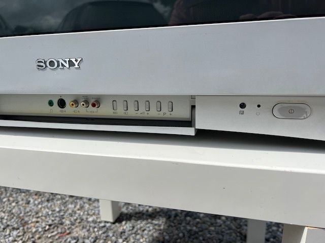 Sony Trinitron CRT 32 inch