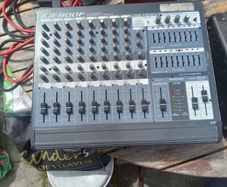 mixer amp 9 channel + effects 400w one channel comes and goes so needs attention but great sturdy unit