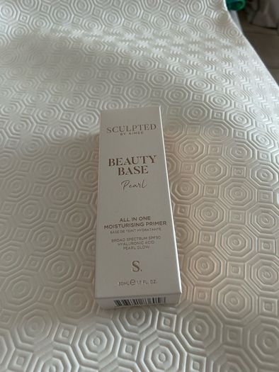 Sculpted by Aimee Beauty Base in Pearl. Moisturising Primer with SPF30. 50ml