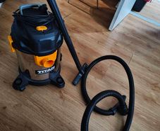 Titan vacuum perfect condition wet/dry vacuum 1400w only parts seen in pictures with it