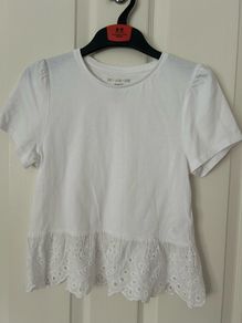 Girls Tshirt Age 8-9