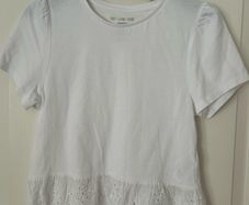 Girls Tshirt Age 8-9
