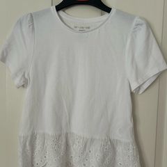 Girls Tshirt Age 8-9