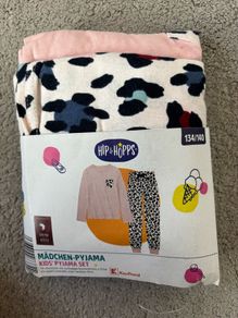 New girl pyjamas 134/140cm