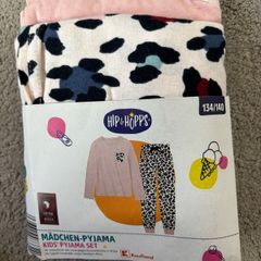 New girl pyjamas 134/140cm